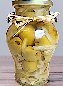 PITTED QUEEN "LA ABUELA" OLIVES