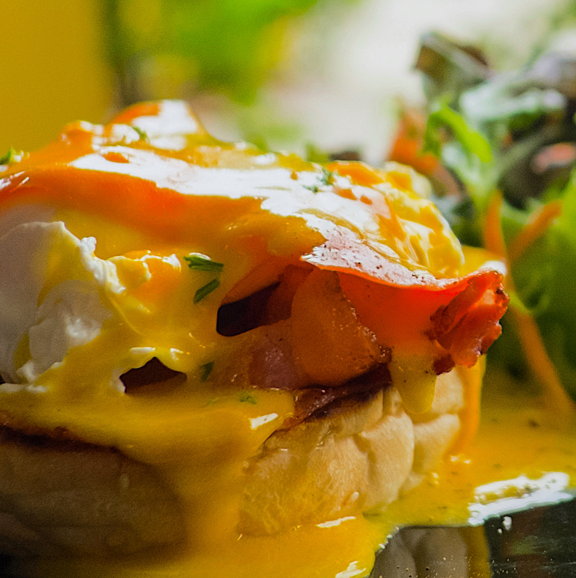 ELEGANT EGGS BENEDICT