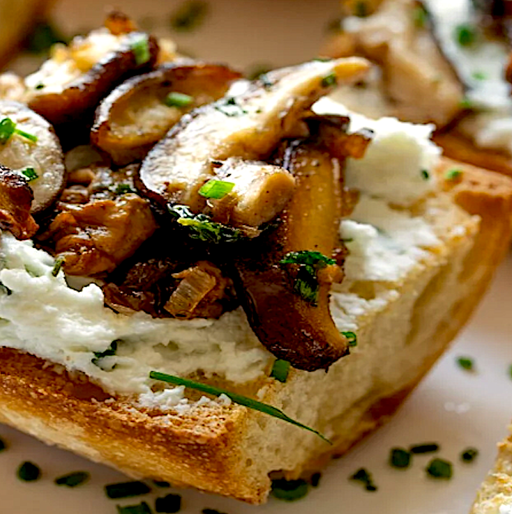 MUSHROOM GOAT CHEESE TOAST