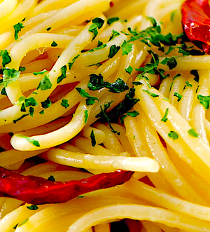 SPAGHETTI AGLIO + ROASTED WALNUT